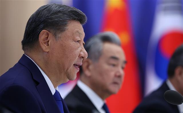 이 대통령의 특별한 선물, 바둑판과 나전칠기 쟁반